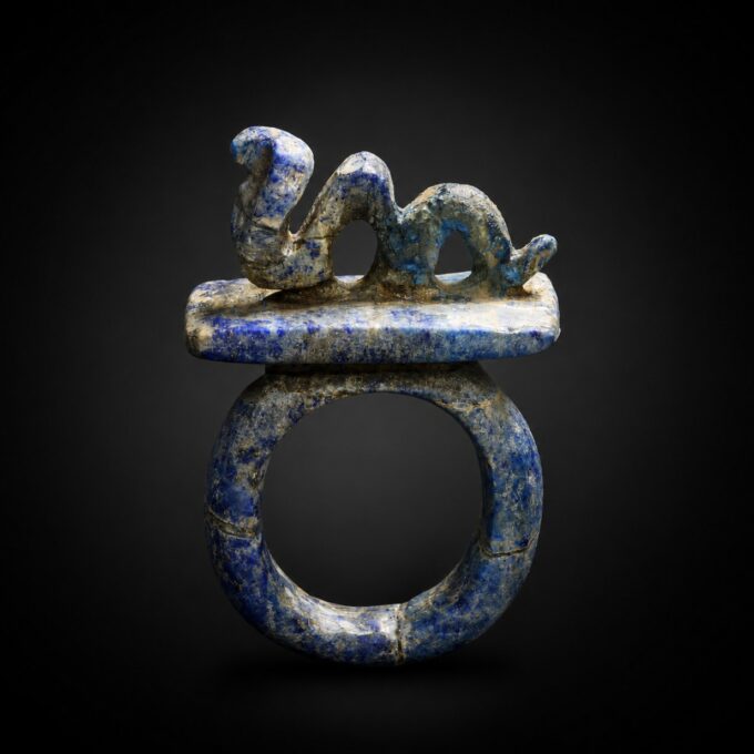 Anillo con la divinidad Uraeus - Galería F. Cervera - E-1545
