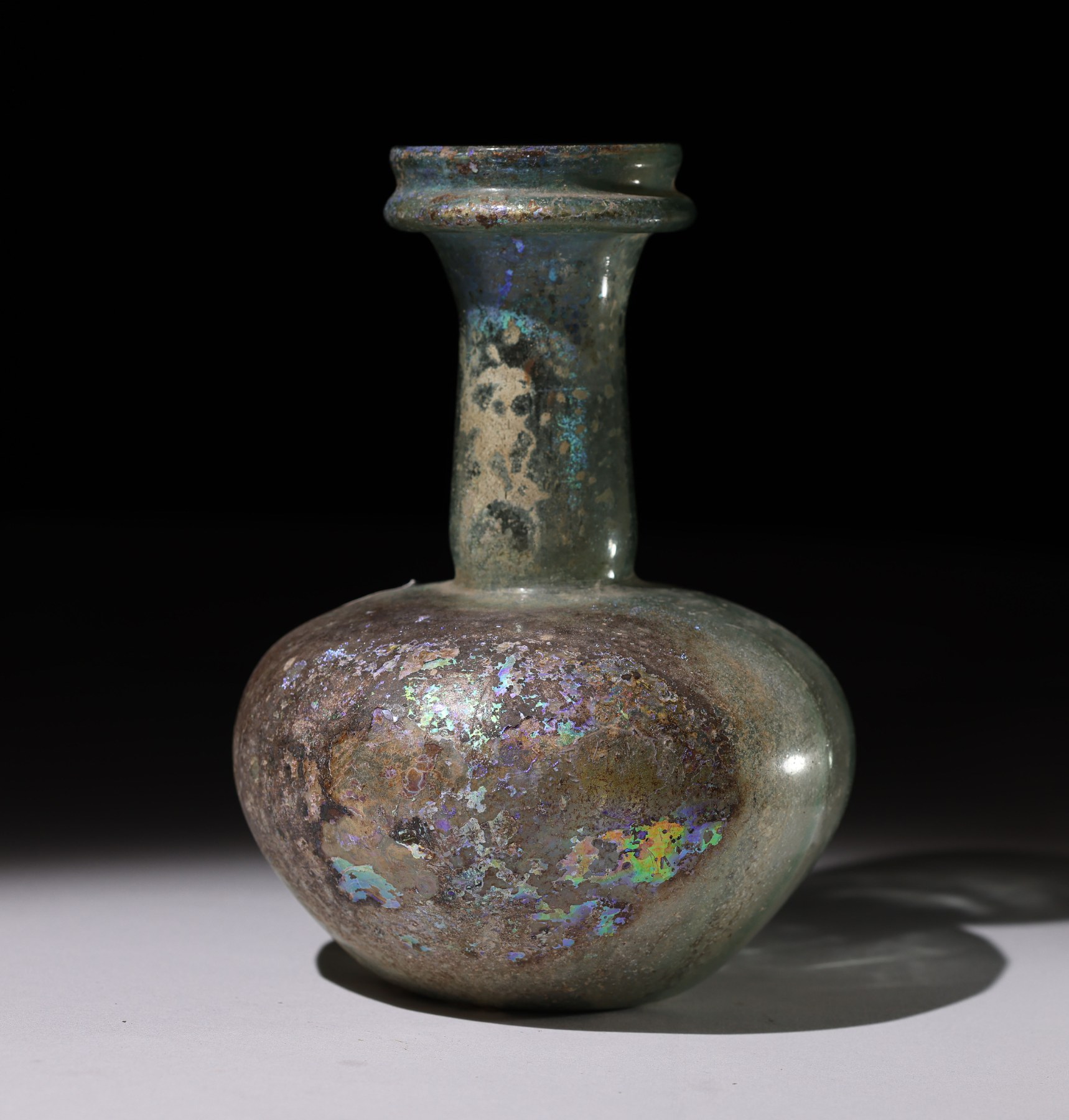 Botella en vidrio gallonada - Galería F. Cervera - R-480