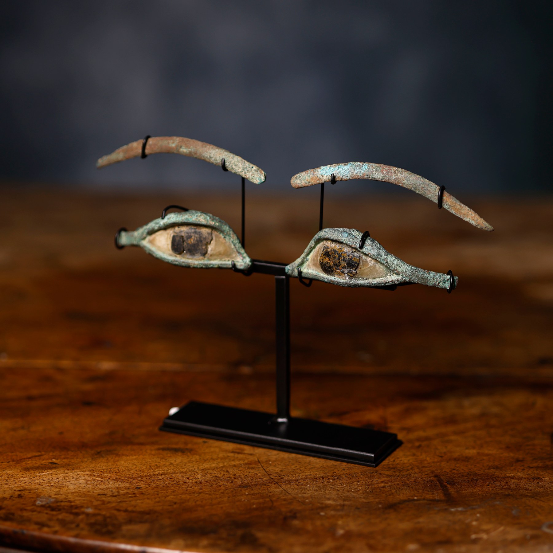 Ojos egipcios de sarcófago - Galería F. Cervera - E-1475