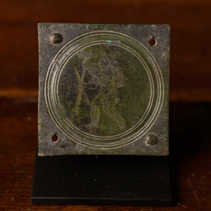 Placa romana con representación de un cazador de pájaros - Galería F. Cervera - R-404