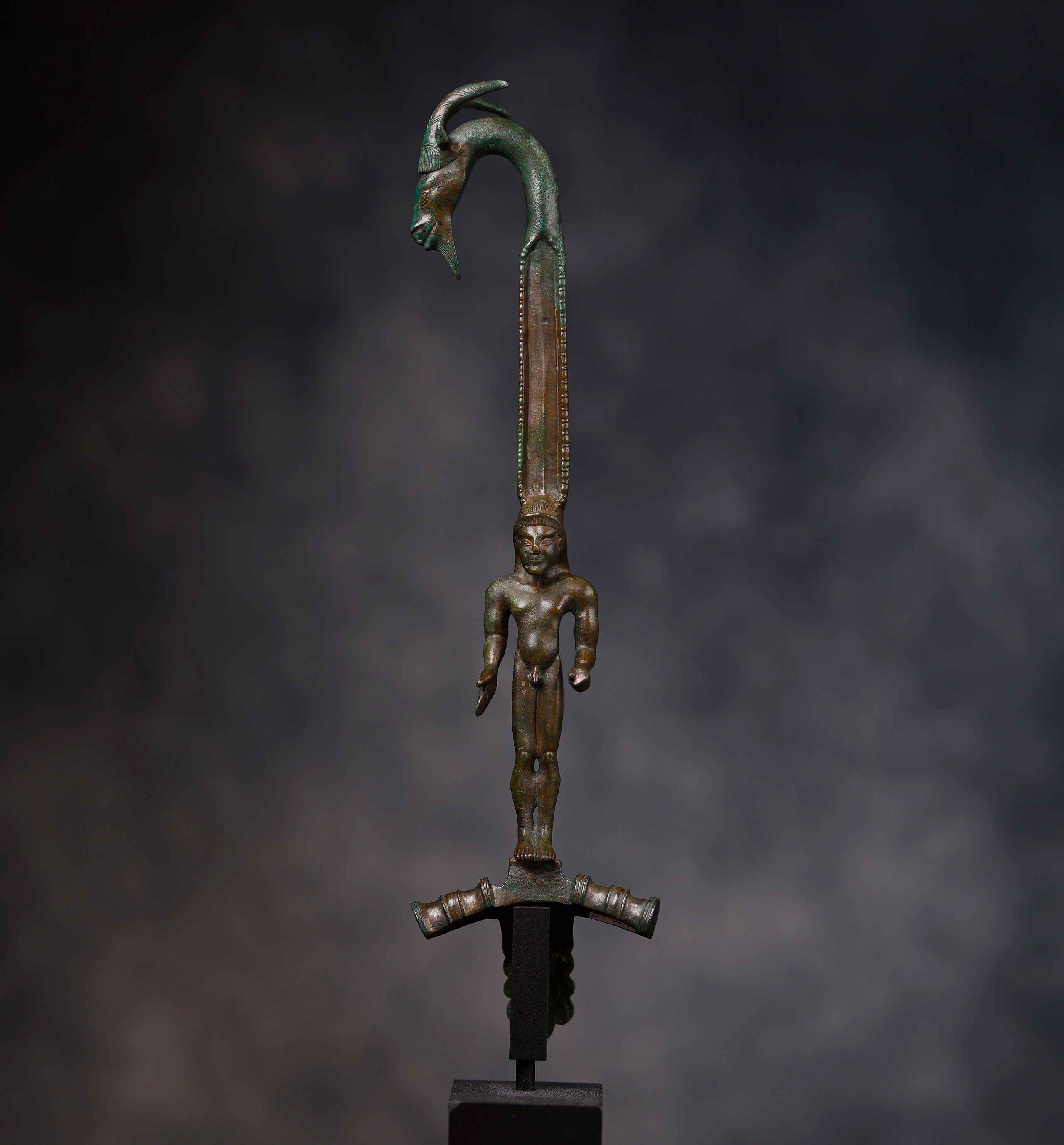 Asa de recipiente con Kouros y Cabeza de Íbice - Imagen 22