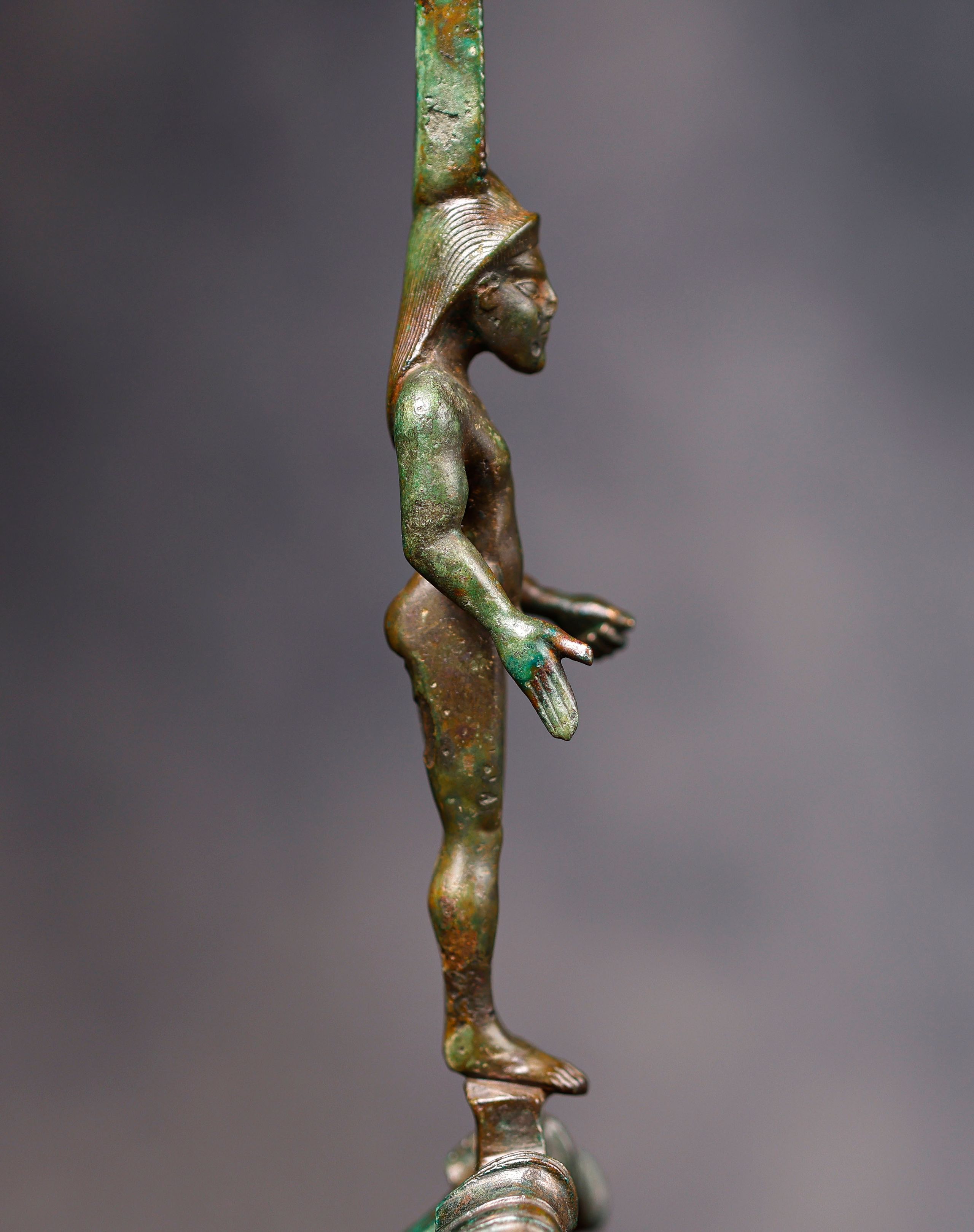 Asa de recipiente con Kouros y Cabeza de Íbice - Imagen 9