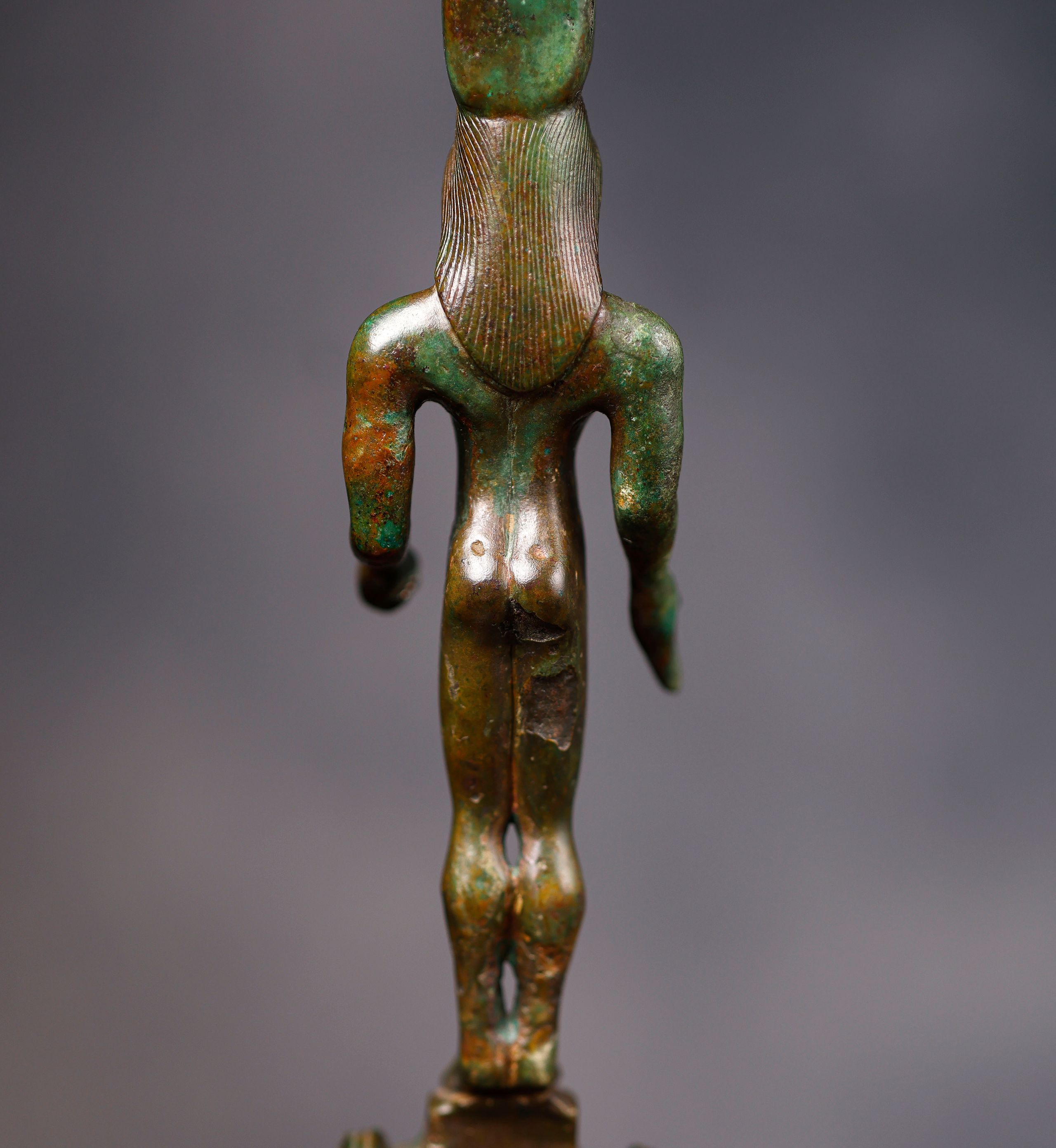 Asa de recipiente con Kouros y Cabeza de Íbice - Imagen 8